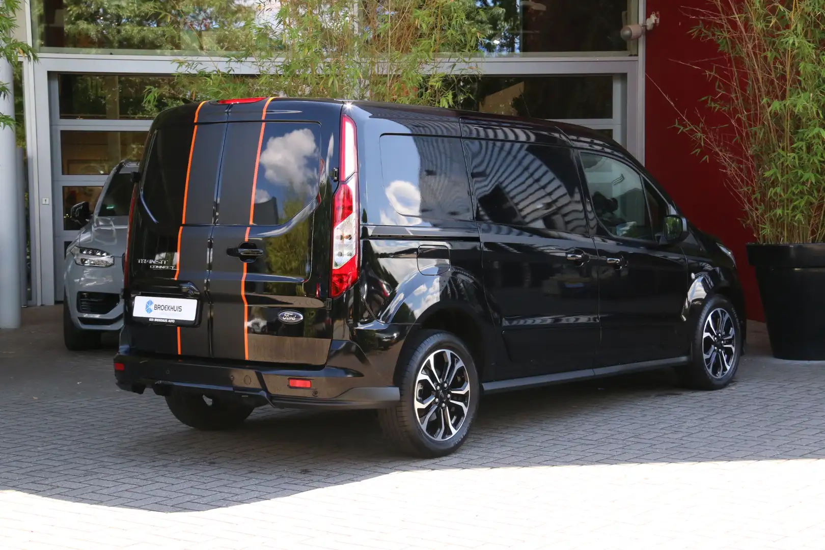 Ford Transit Connect 1.5 EcoBlue L2 Sport | Automaat | Camera | CarPlay Zwart - 2
