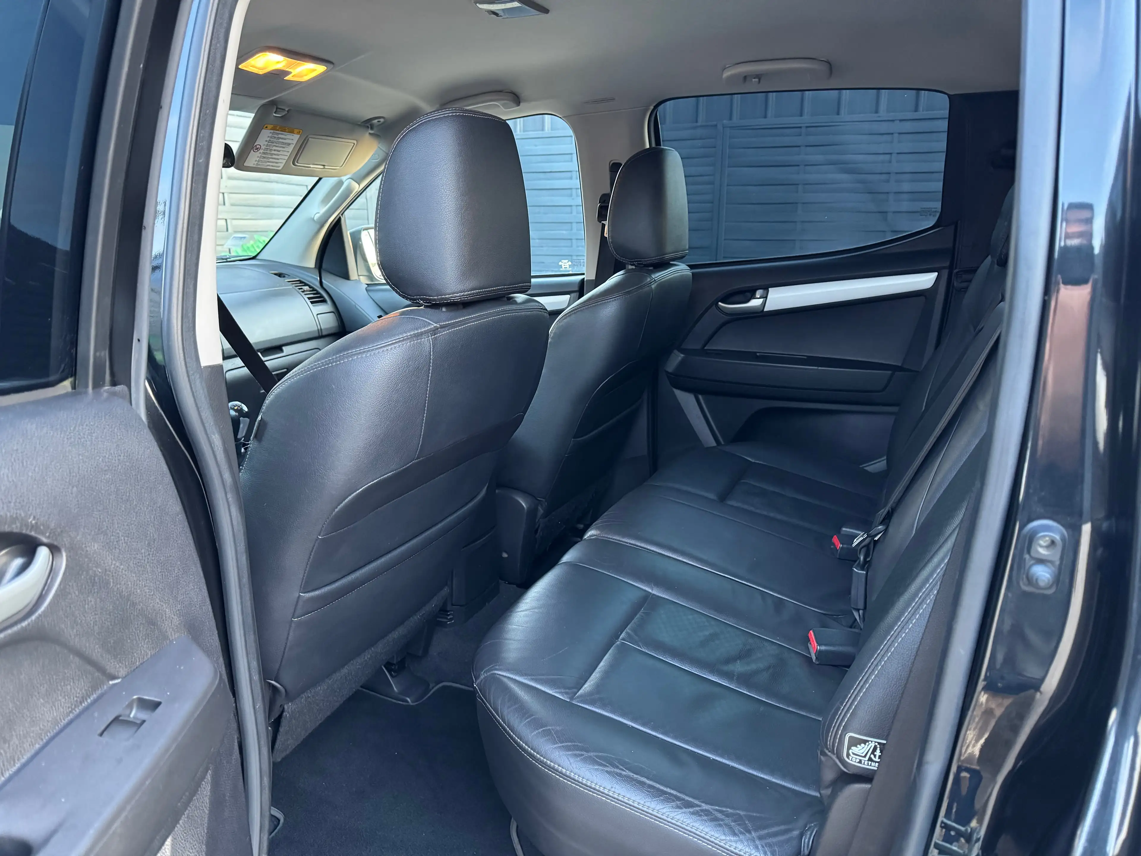 Isuzu D-Max D-Max 2.5 Turbo Di 4WD LSX Generation Hardtop — photo 9
