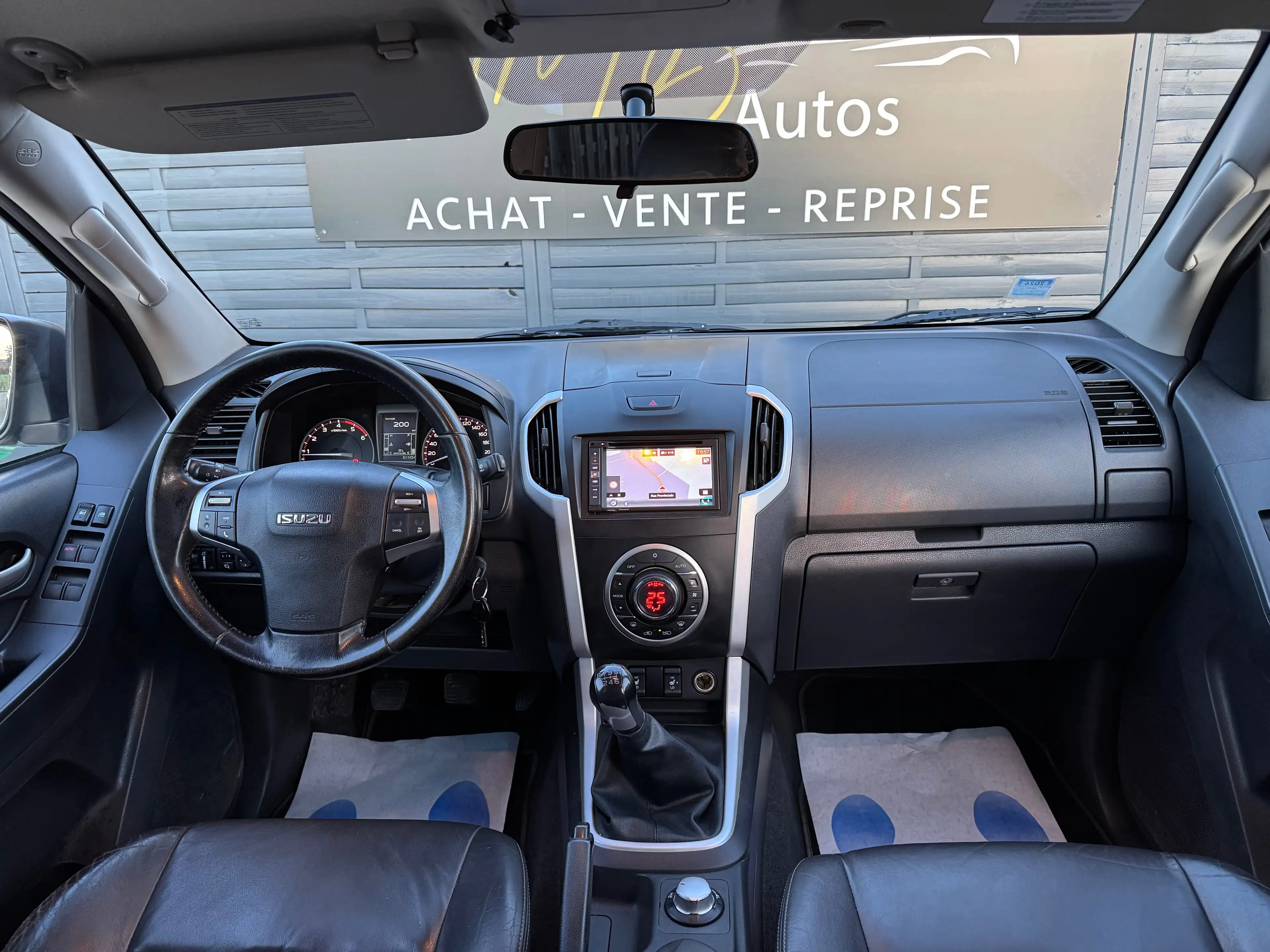 Isuzu D-Max D-Max 2.5 Turbo Di 4WD LSX Generation Hardtop — photo 11