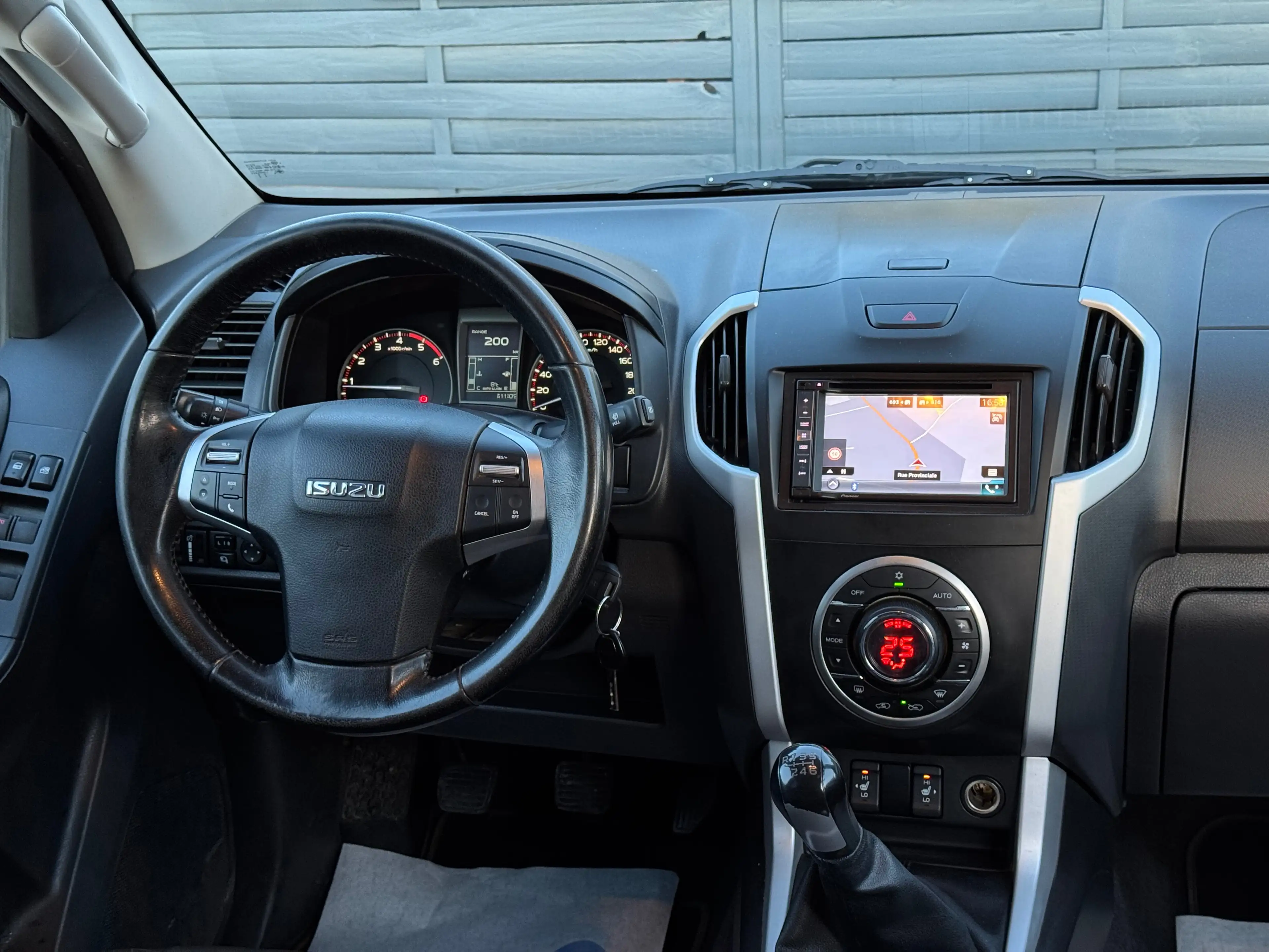 Isuzu D-Max D-Max 2.5 Turbo Di 4WD LSX Generation Hardtop — photo 13