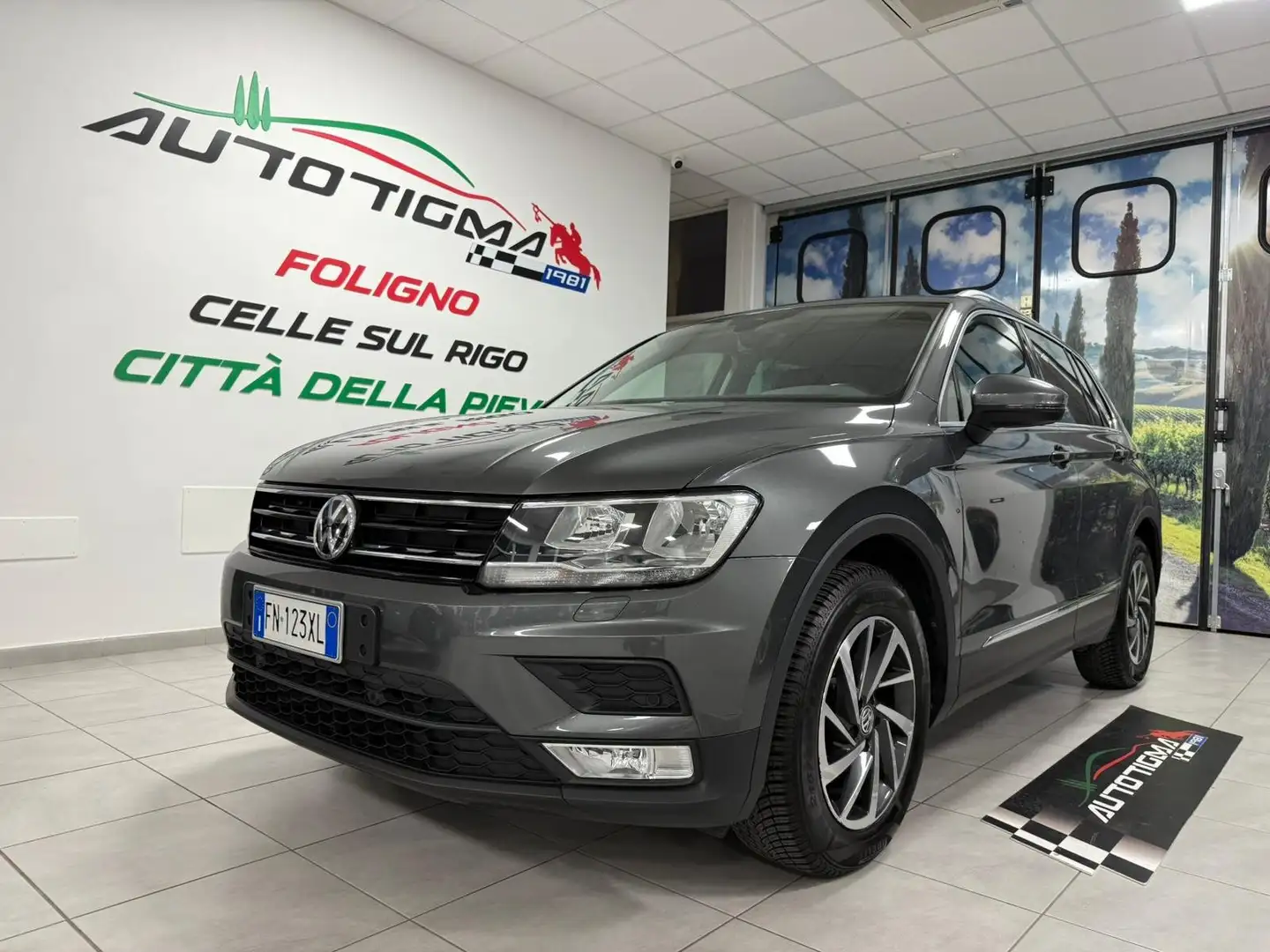 Volkswagen Tiguan Tiguan 2.0 tdi Business 150cv Zwart - 1