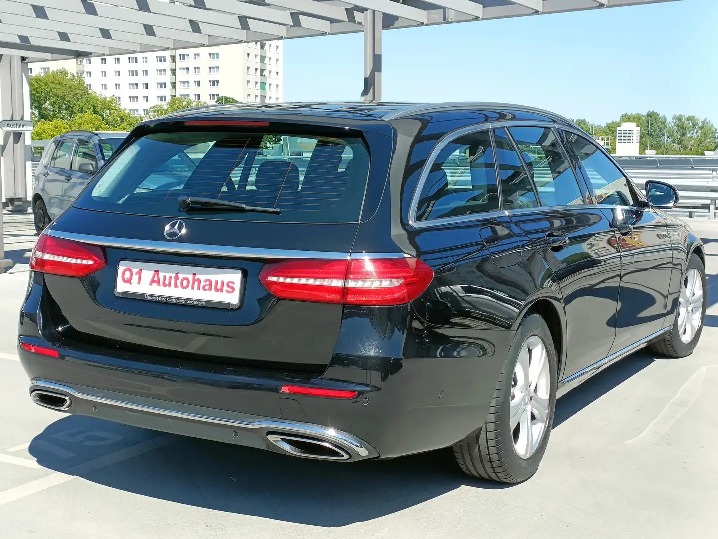 Mercedes-Benz E 200 T LED-MULB/WIDESCREEN+CARPLAY/SD/360°/DISTR/AHK Noir - 2