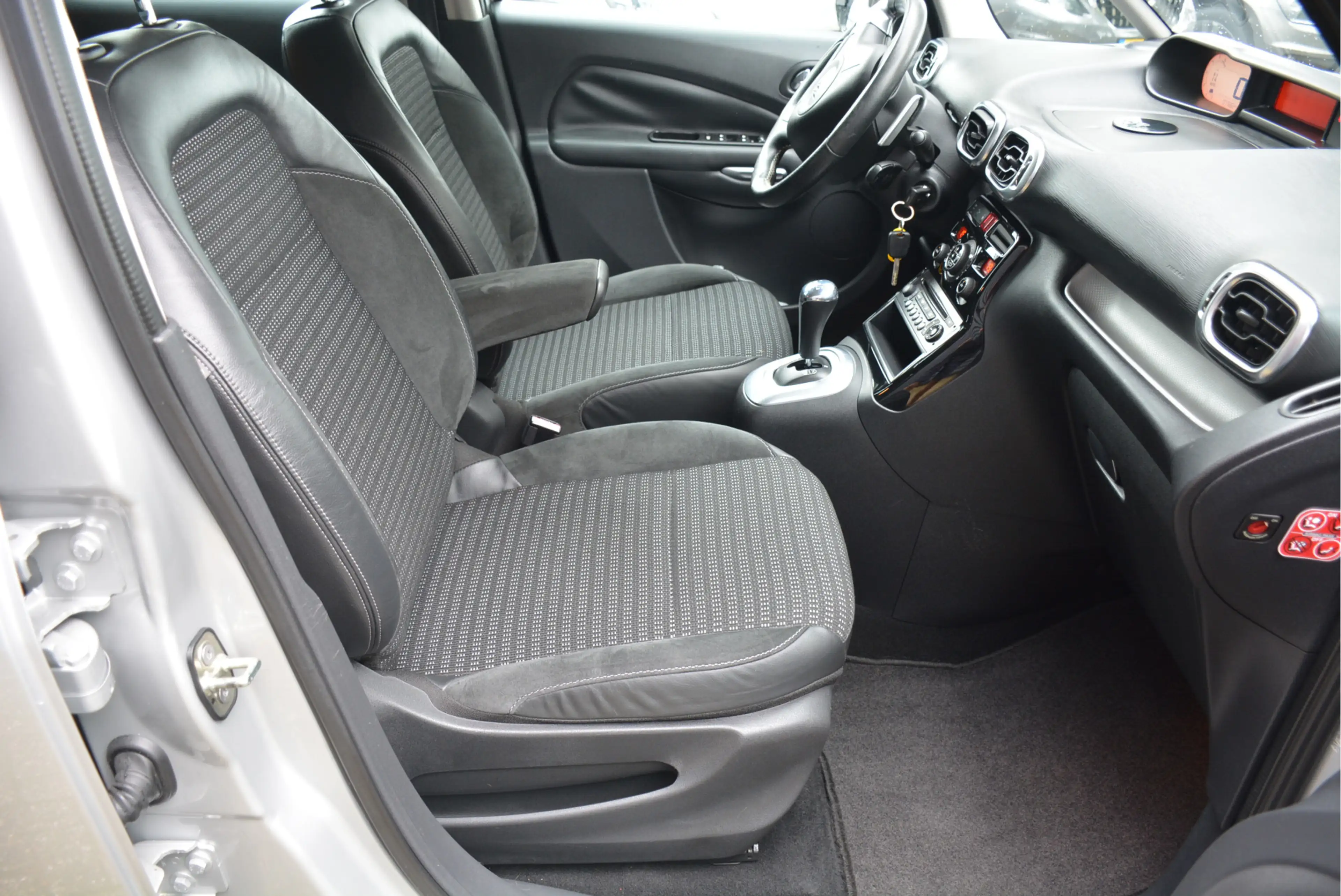 Citroen C3 Picasso 1.6 VTi Exclusive Automaat Trekhaak Clima — photo 19