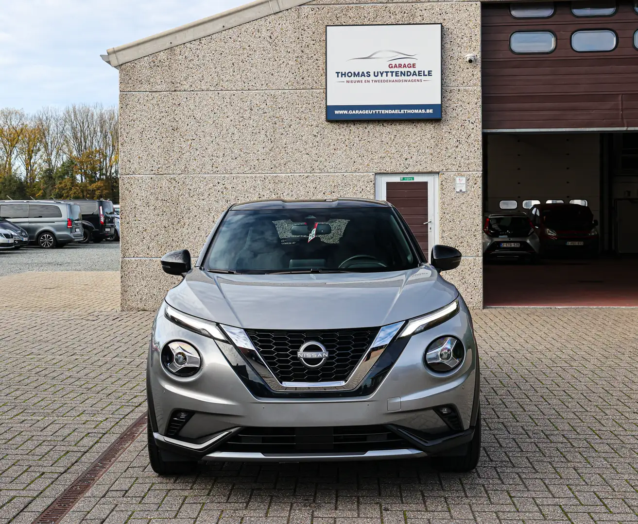 Nissan Juke N-DESIGN*CAMERA*AUTOMAAT*HALF-LEDER*NAVIGATIE* Grijs - 2