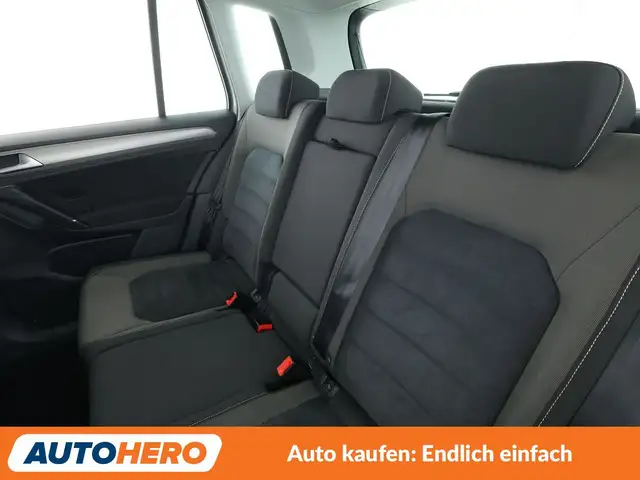 Volkswagen Golf Sportsvan view 14