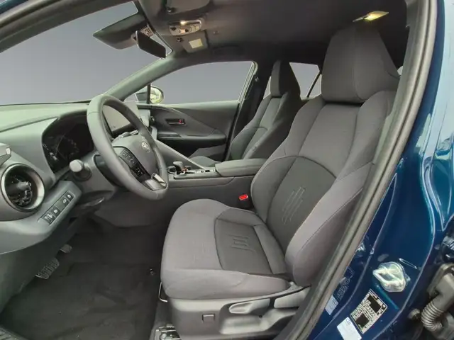 Toyota C-HR view 10