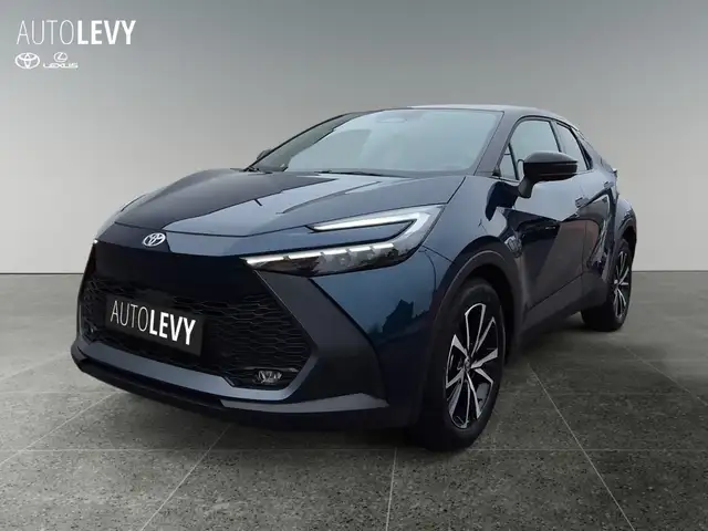 Toyota C-HR view 2