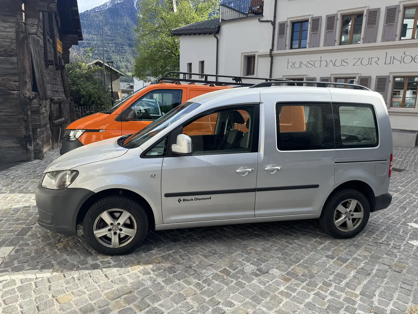 Volkswagen Caddy 1.6 TDI (5-Si.) Edition 30 inkl. Campingausbau Silber - 1