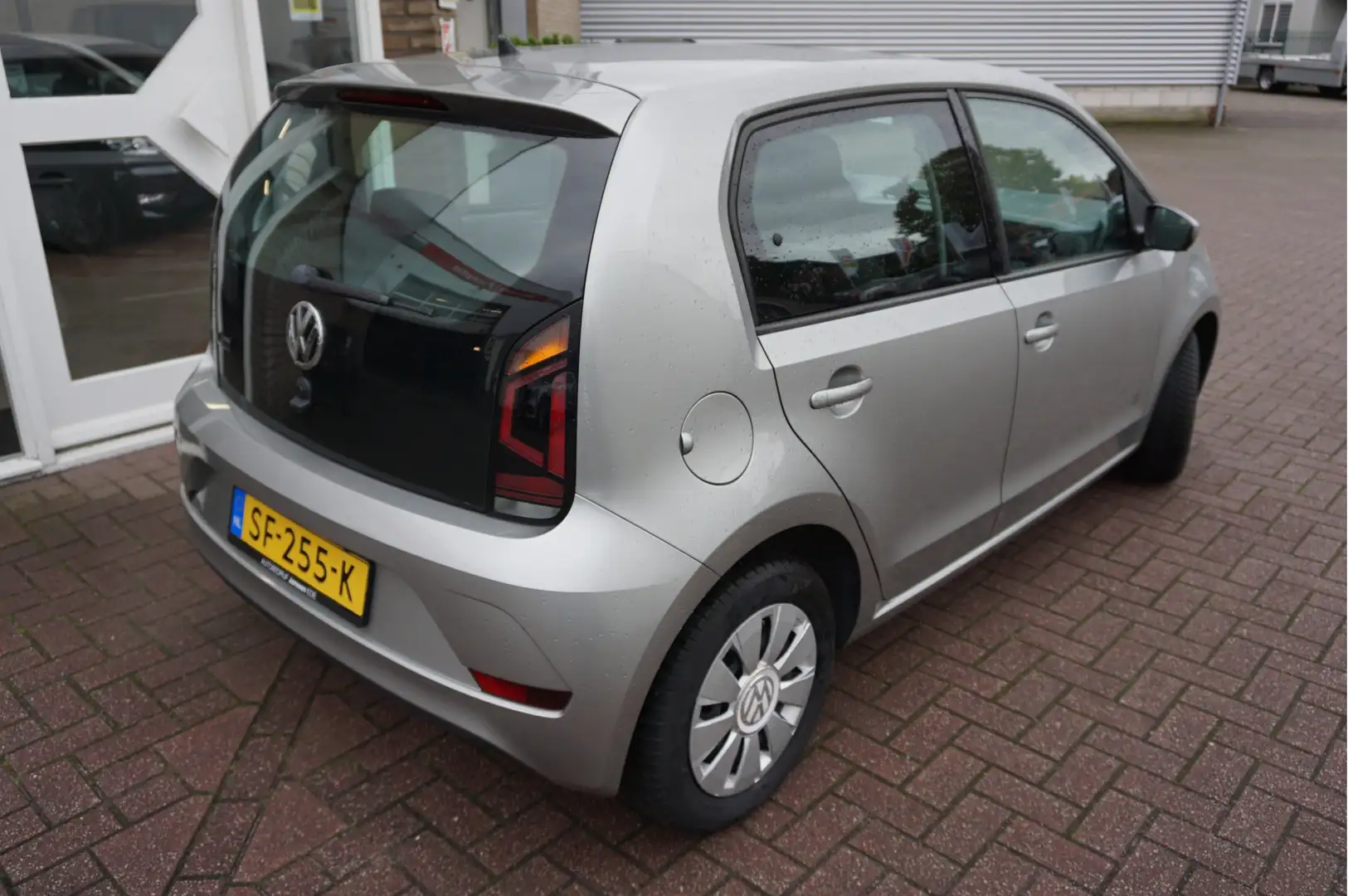 Volkswagen up! 1.0I BMT Move Up! Grijs - 2