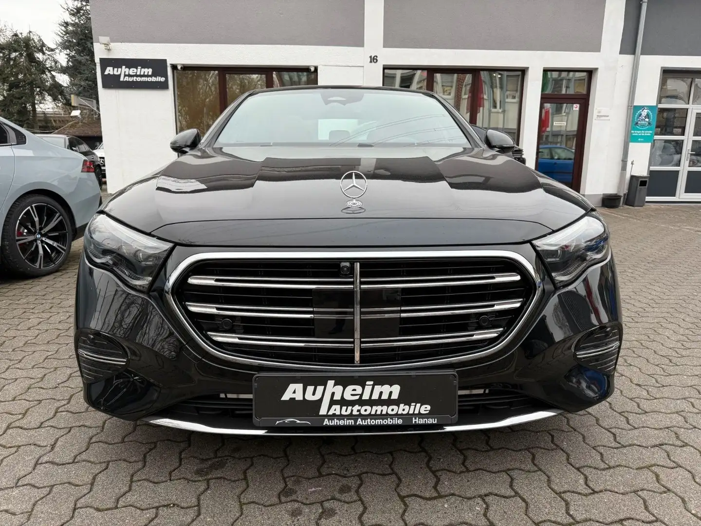Mercedes-Benz E 200 Exclusive Premium MY25 Nappa Leather 3.Scr Чорний - 2