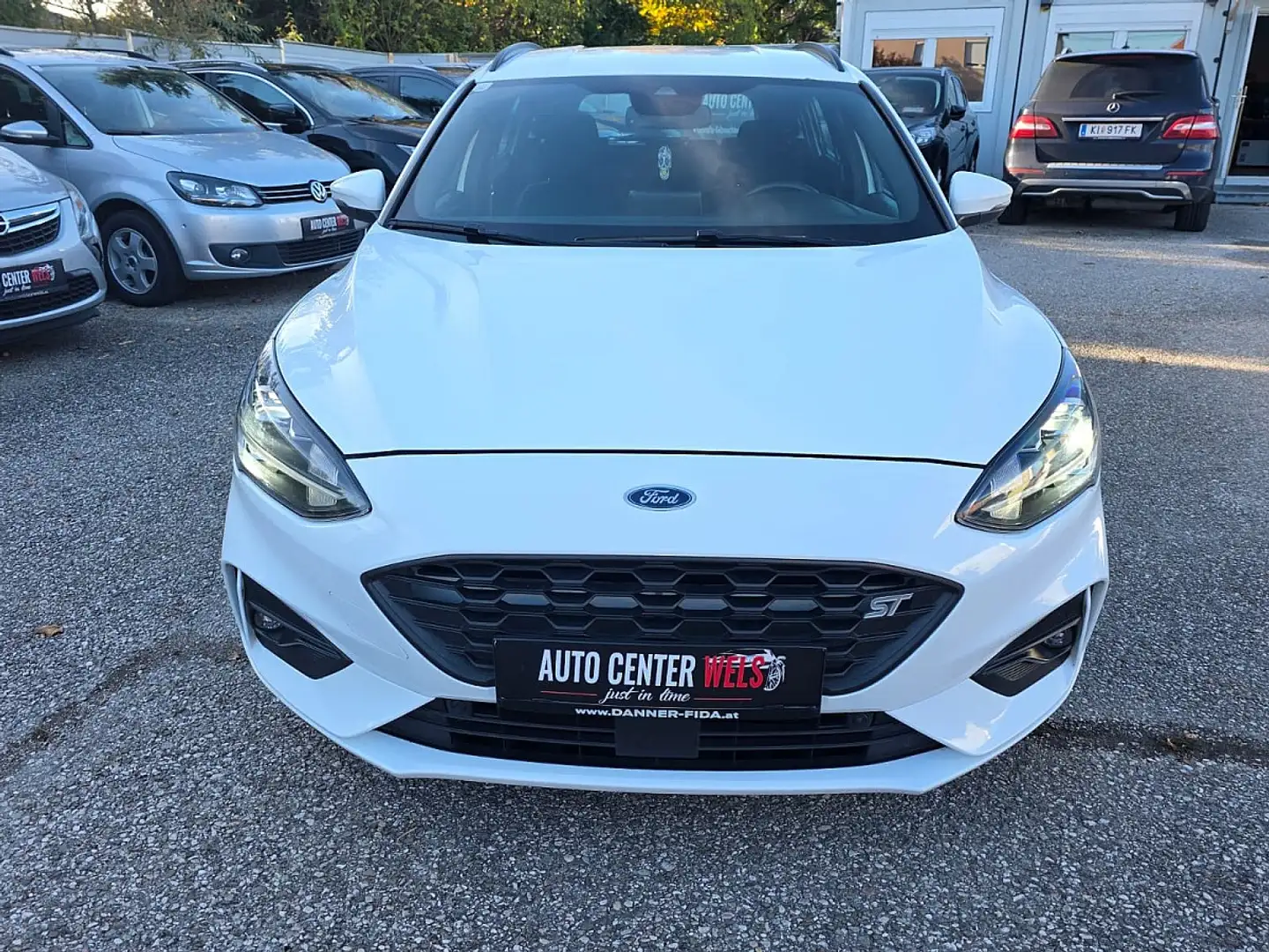 Ford Focus Traveller 2,0 EcoBlue SCR ST-Line Aut. Weiß - 2