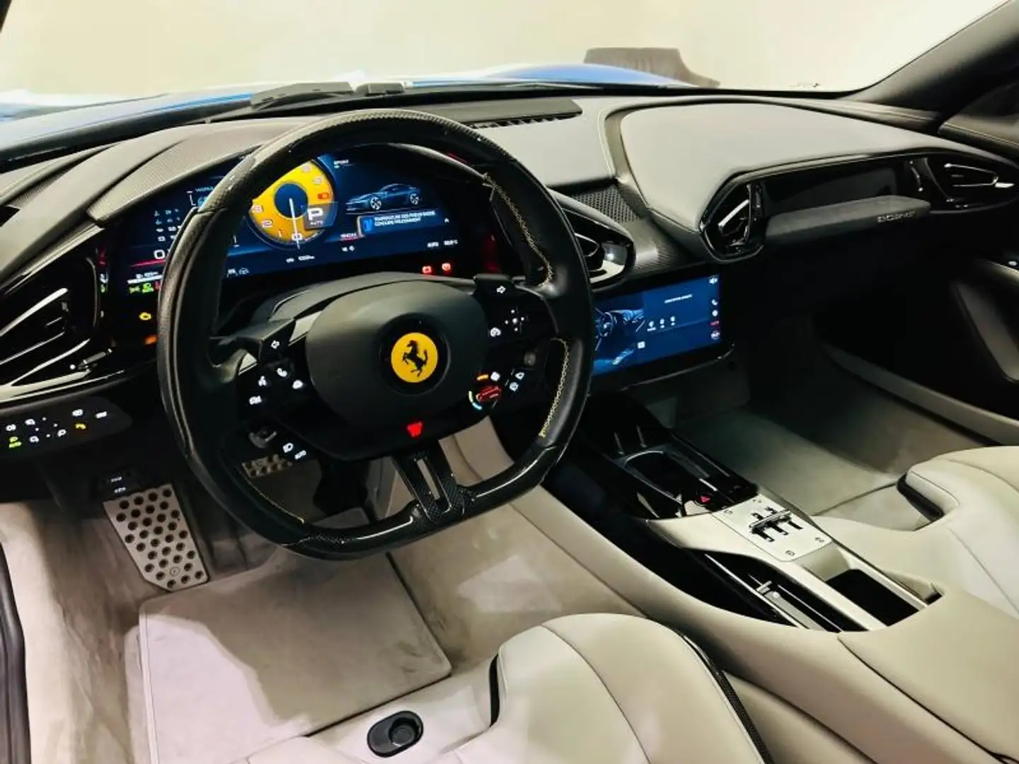 Ferrari 12 Cilindri Coupé Blau - 2