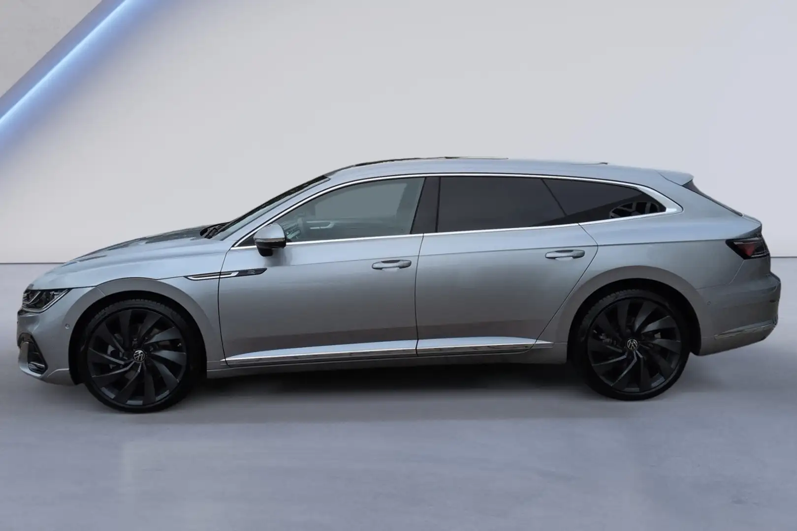 Volkswagen Arteon Shooting Brake 2.0 TSI 4M DSG R Line Zilver - 2