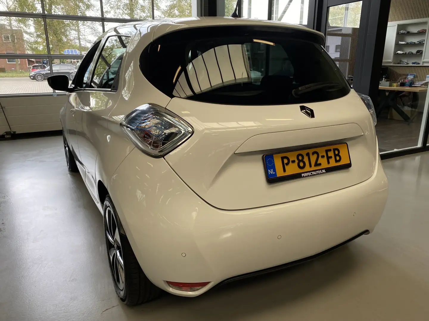 Renault ZOE R90 Intens 41 kWh (ex Accu) Camera, Navi, Climate Wit - 2