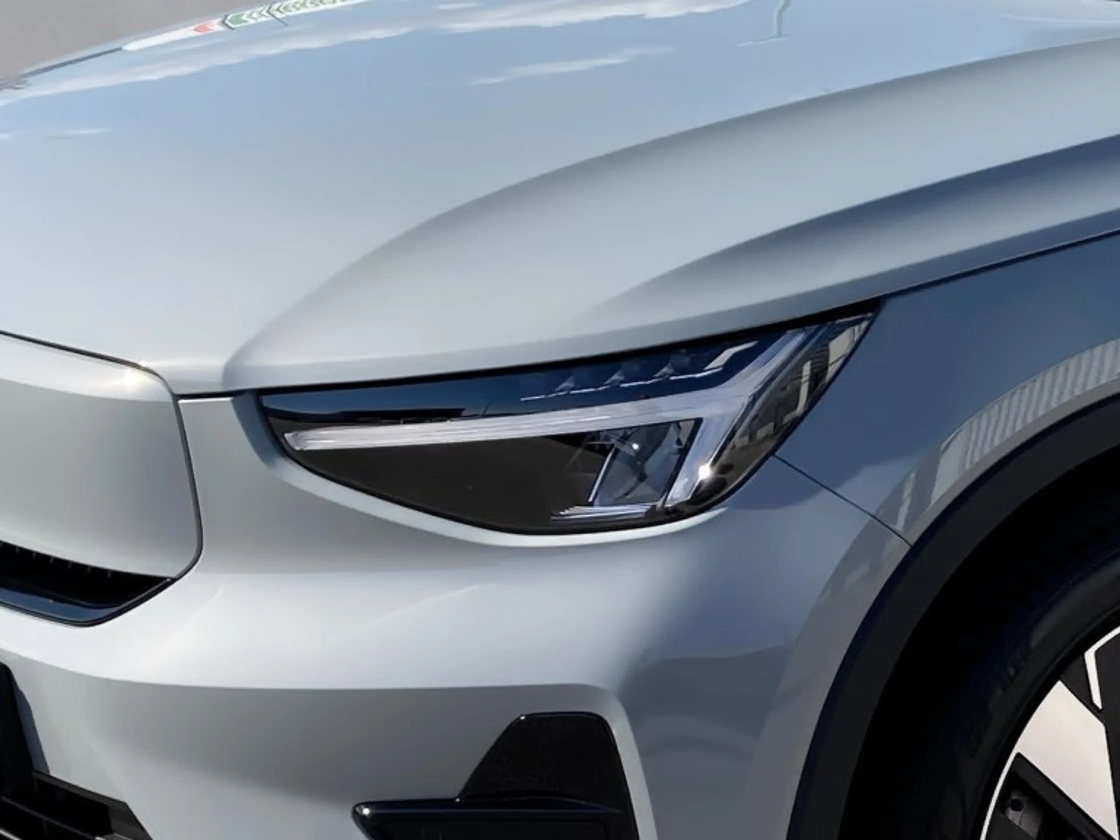 Volvo EX40 Single Motor Extended Range Plus — photo 7