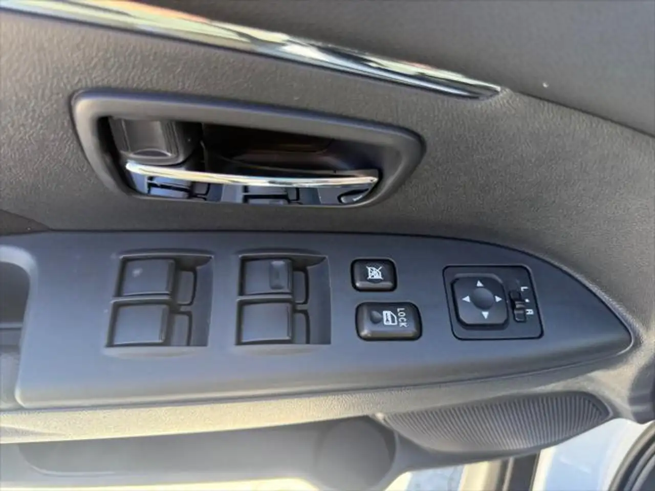 Mitsubishi Eclipse Cross снимка Mitsubishi Eclipse Cross