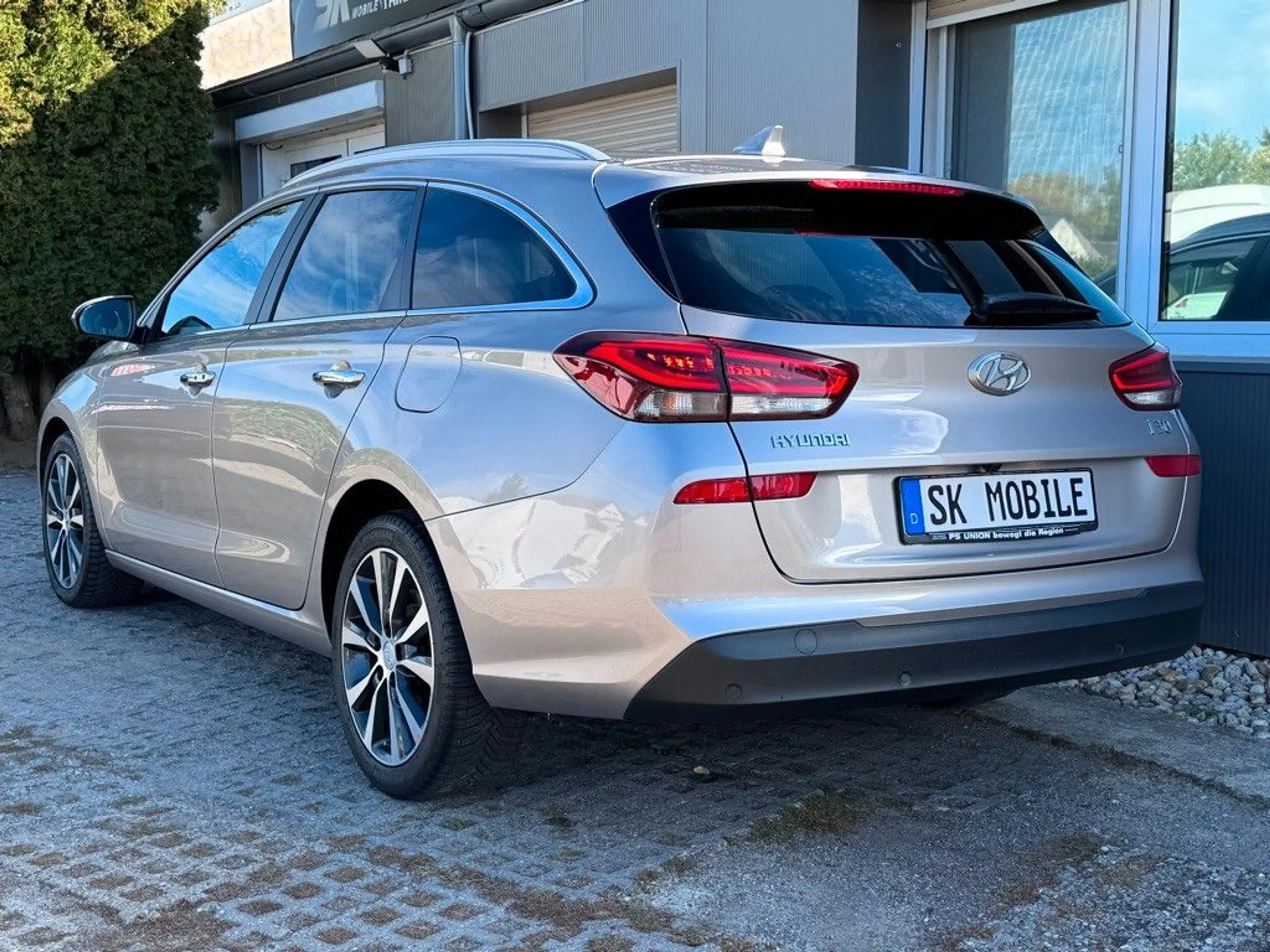Hyundai i30 cw Premium 1HAND*DAB*NAVI*LED*KEYGO — photo 4