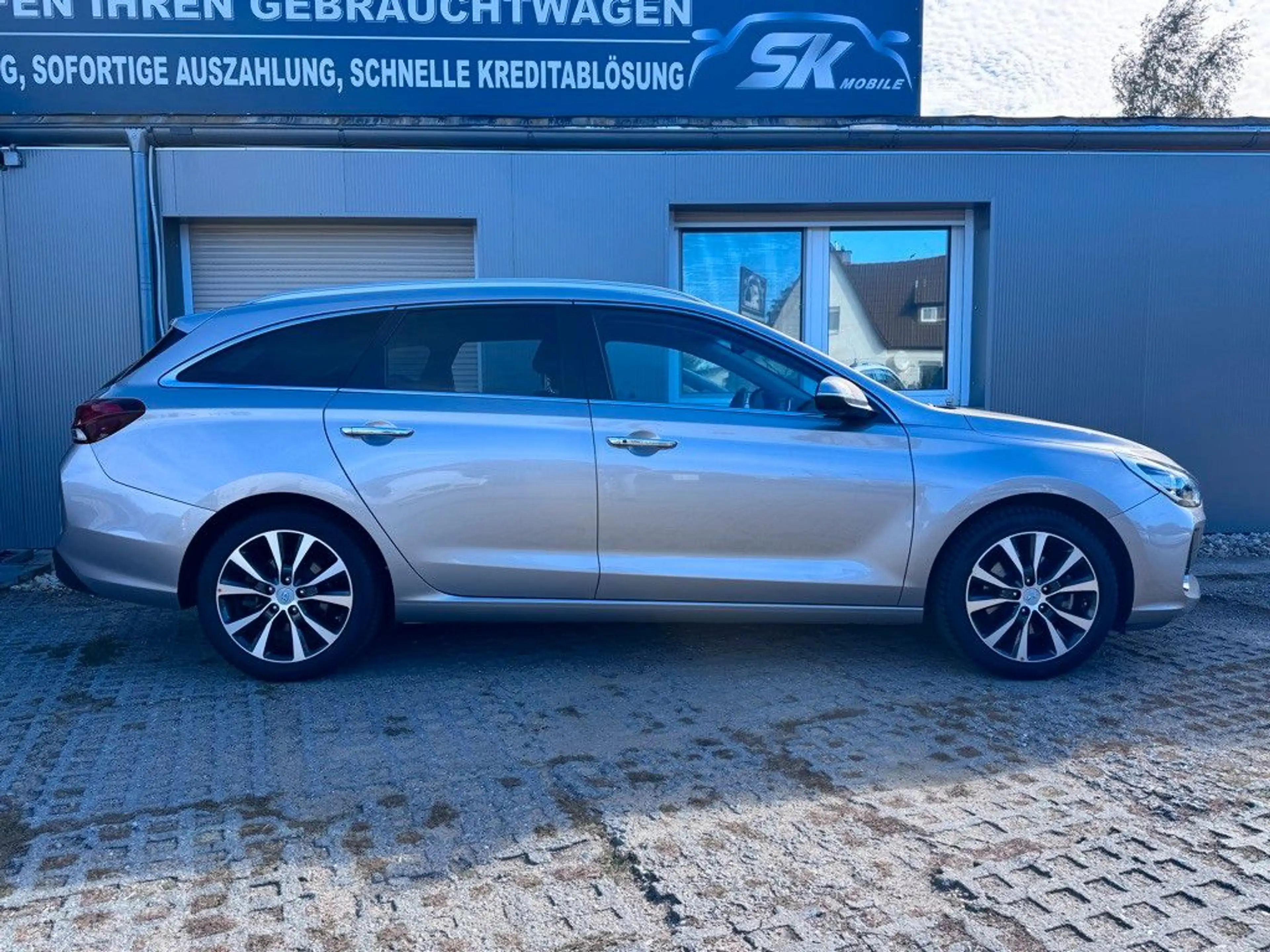 Hyundai i30 cw Premium 1HAND*DAB*NAVI*LED*KEYGO — photo 7