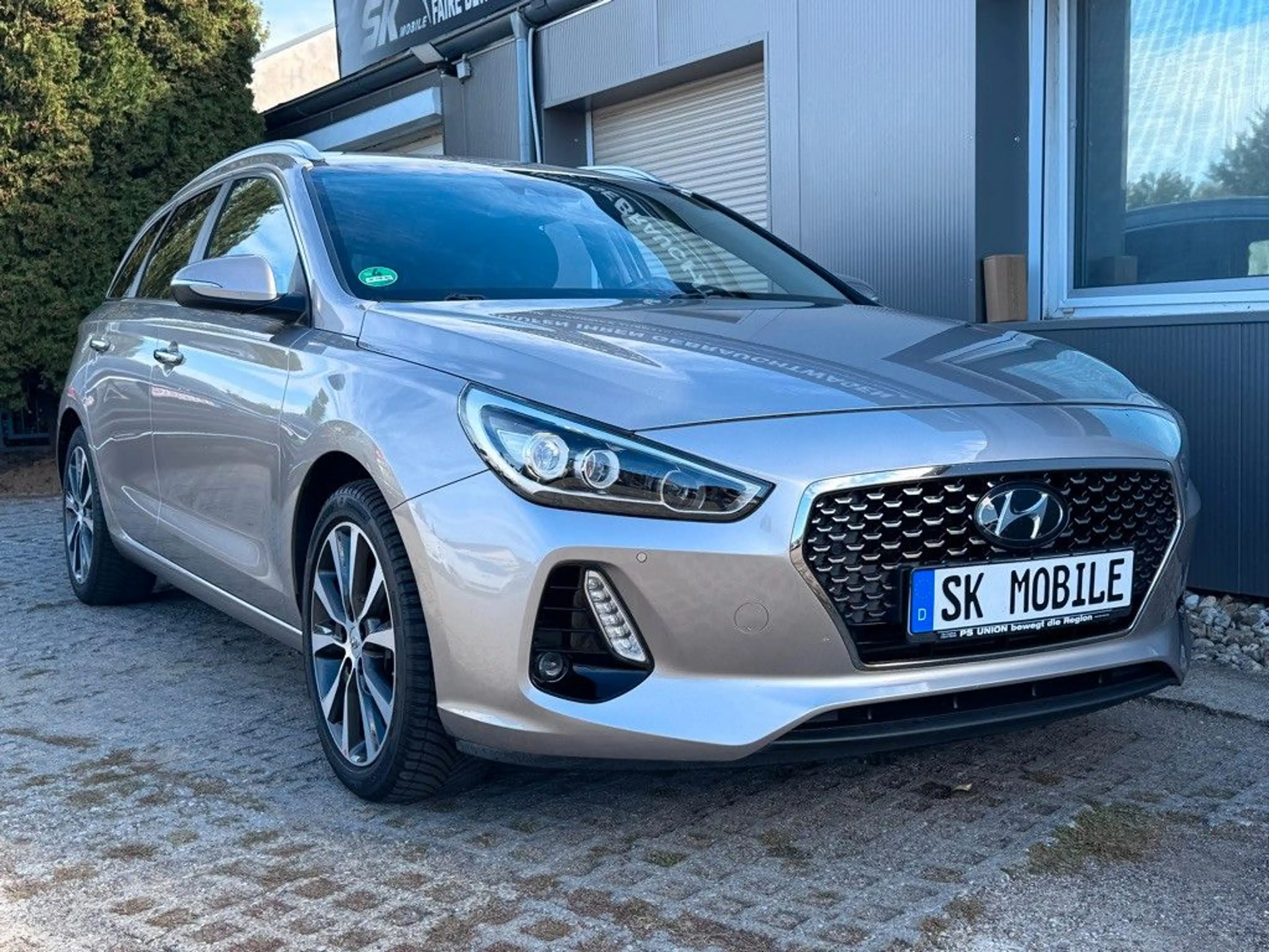 Hyundai i30 cw Premium 1HAND*DAB*NAVI*LED*KEYGO — photo 6