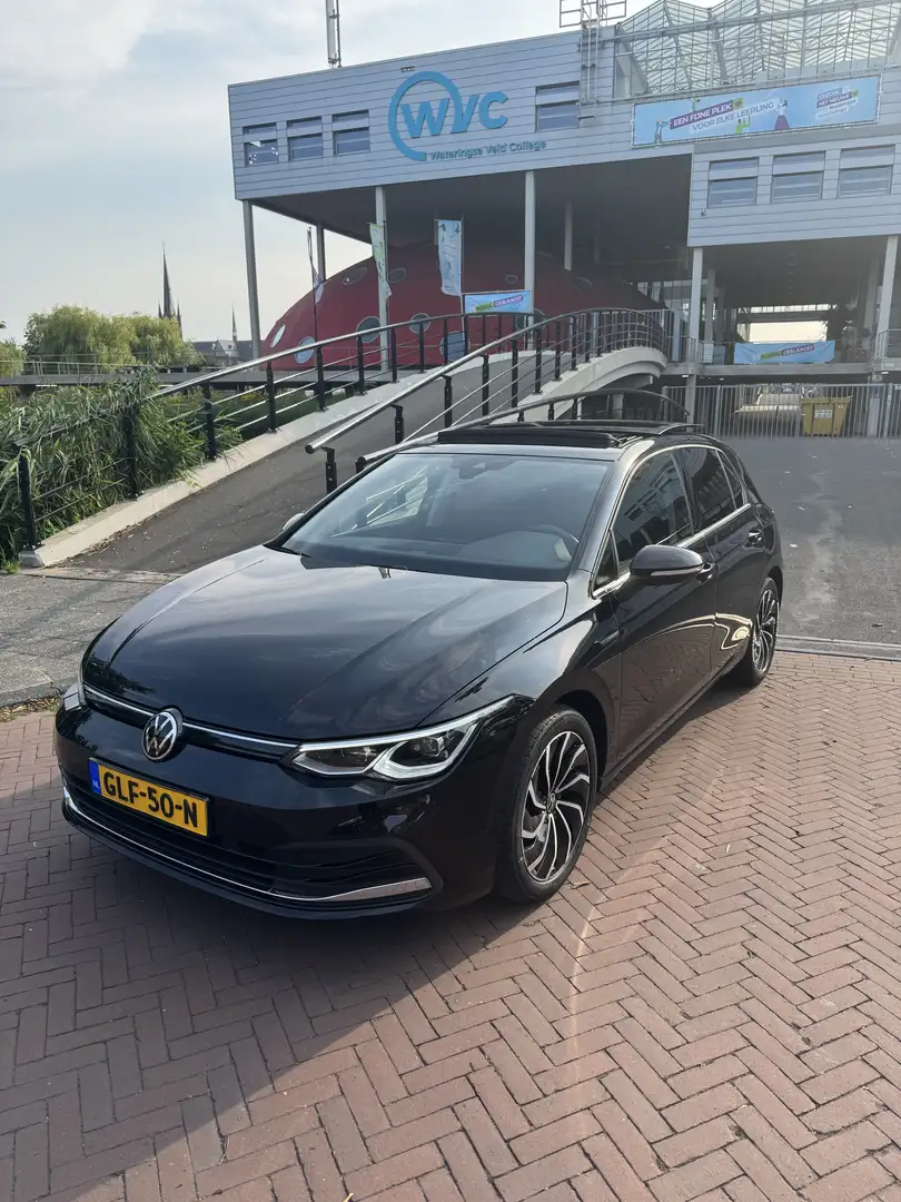 Volkswagen Golf 1.5 TSI - IQ - Pano - Camera - Massage - BTW Zwart - 1