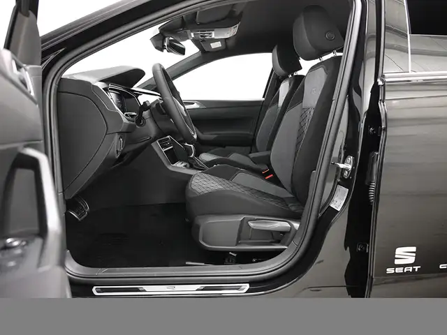 Volkswagen Polo view 12