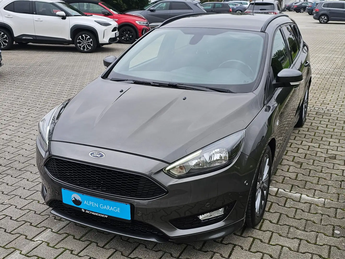Ford Focus Focus*Turnier*1.5*Automatik*ST-Line*Navi*AHK*PDC* Gris - 1