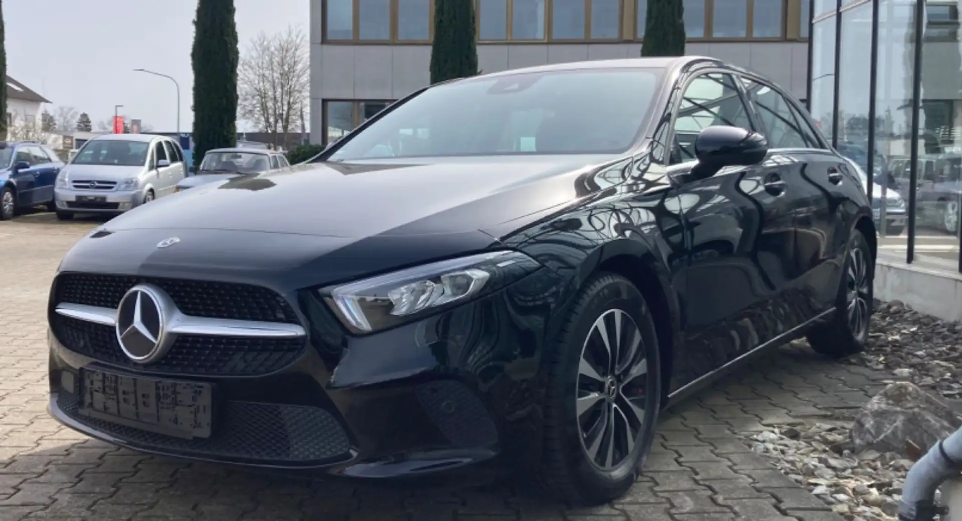 Mercedes-Benz A 180 d Automatik Standheizung LED Kamera Navi Negro - 2