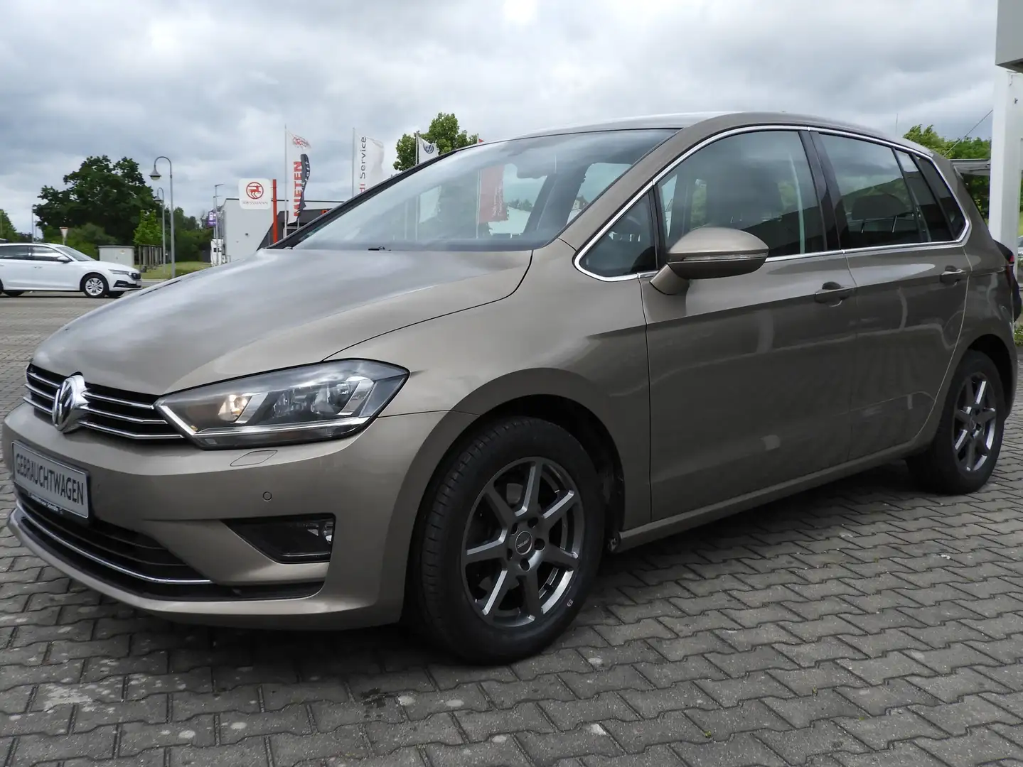 Volkswagen Golf Sportsvan Highline BMT/Start-Stopp Zlatna - 1