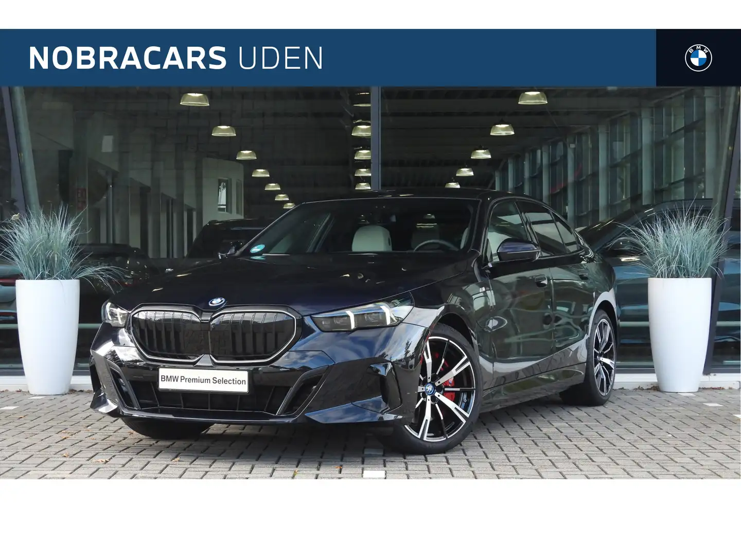 BMW 550 5 Serie 550e xDrive M Sport Automaat / Panoramadak Noir - 1