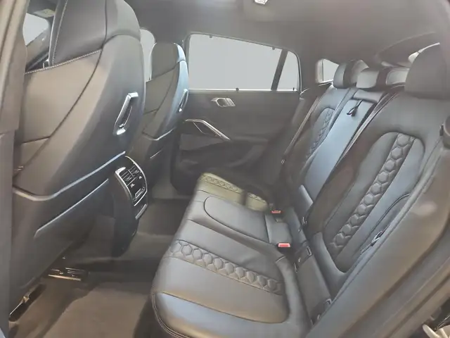 BMW X6 M view 7