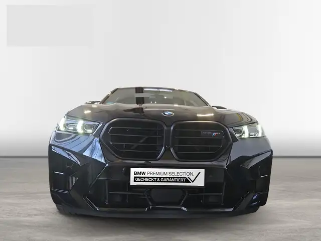 BMW X6 M view 4