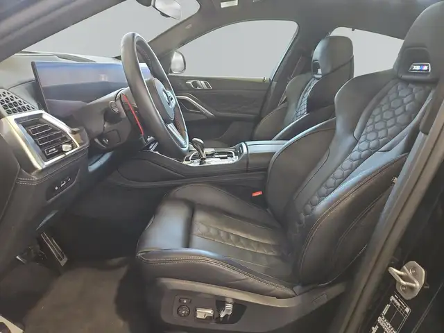 BMW X6 M view 6