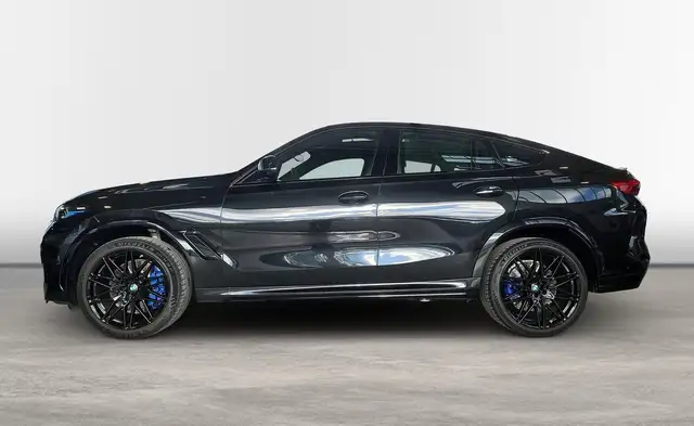 BMW X6 M view 5