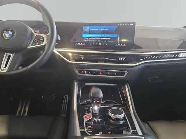 BMW X6 M view 11