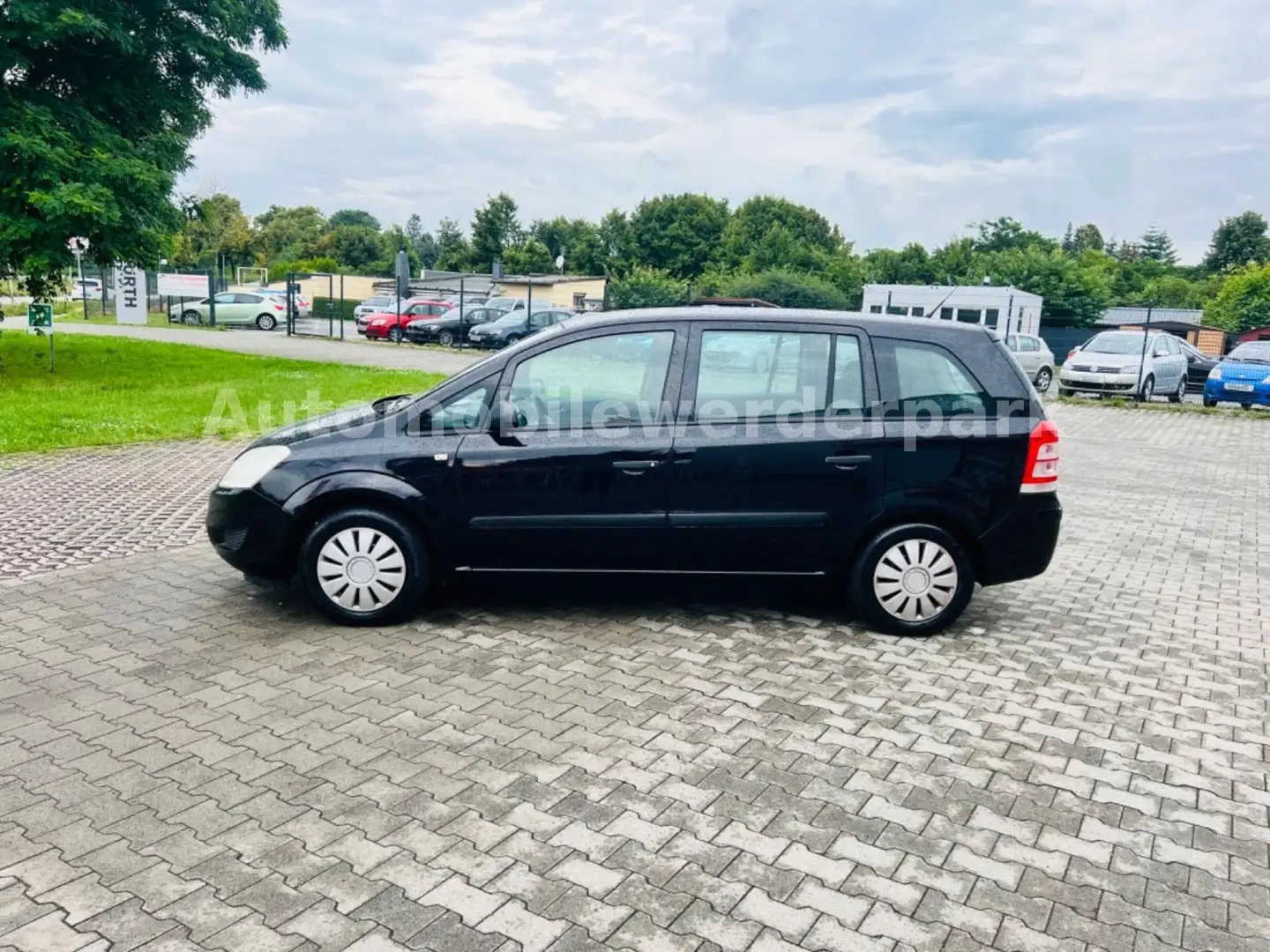 Opel Zafira B Selection "110 Jahre" Schwarz - 2