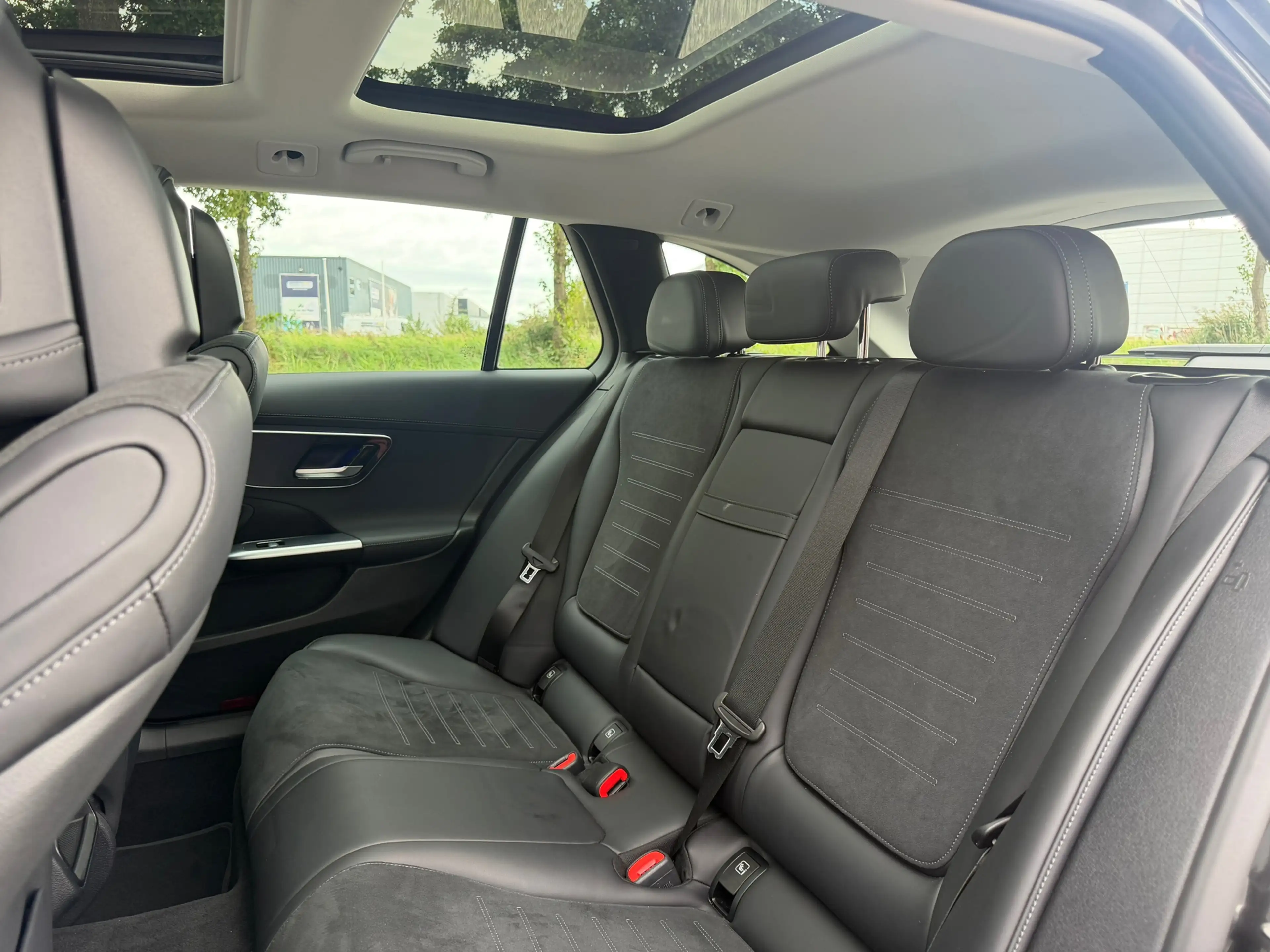 Mercedes-Benz C 300 Estate e AMG Line 313PK Pano|Carplay|ACC|Hud|360Ca — photo 24