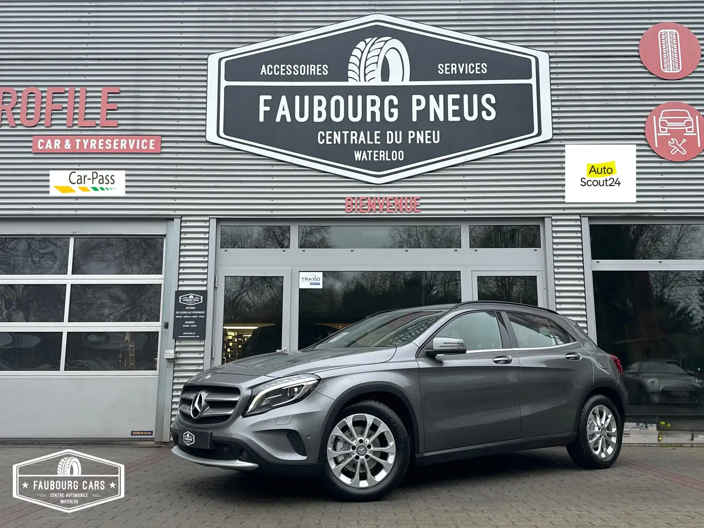 Mercedes-Benz GLA 200 - 1