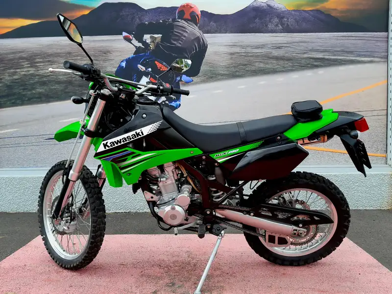 Kawasaki KLX 250 - foto 4