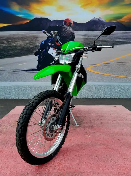 Kawasaki KLX 250 - foto 7