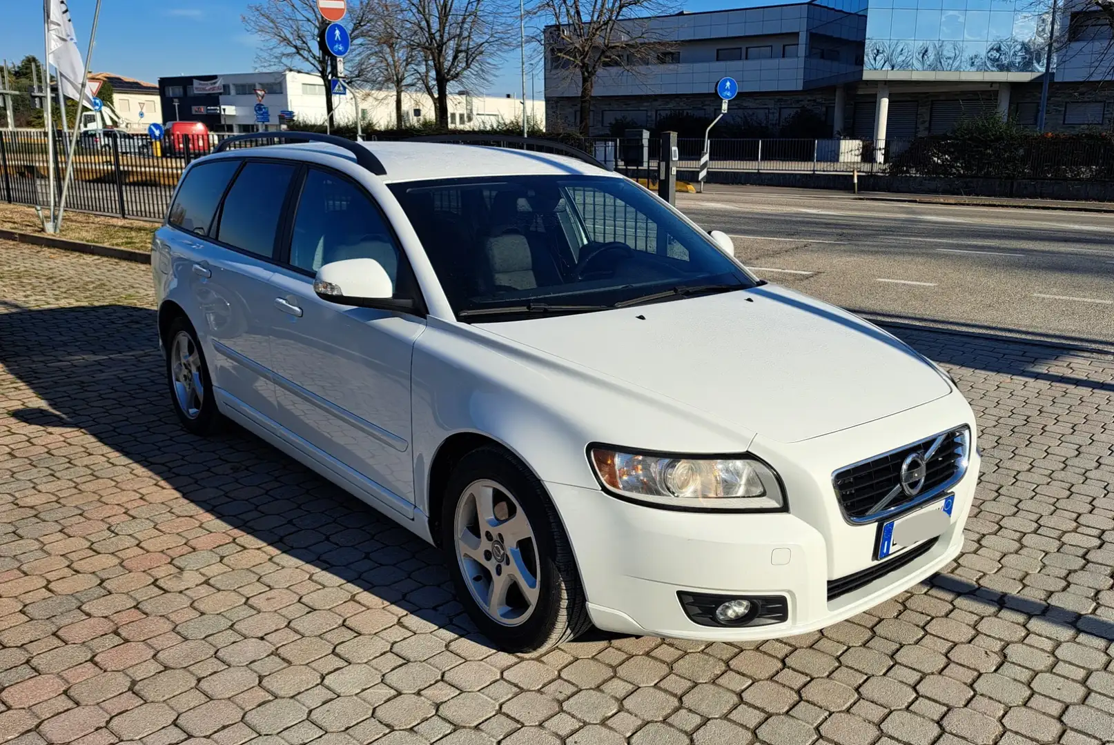 Volvo V50 V50 D2 POLAR Bianco - 1
