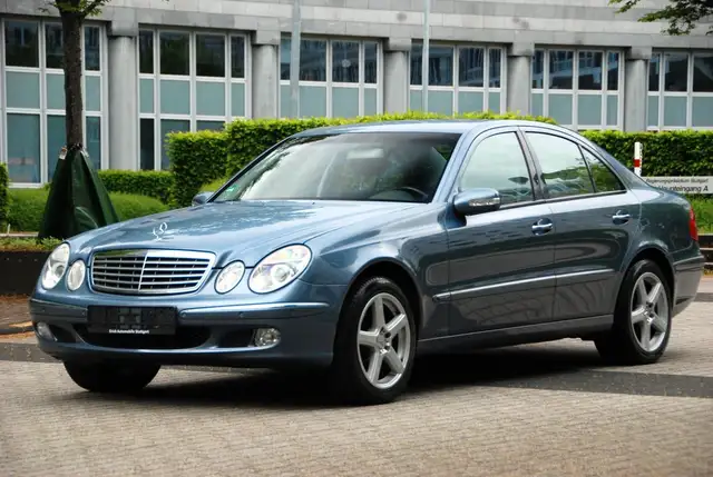 Mercedes-Benz E 240 | AUTOMATIK| NAVI| PDC| KLIMAAUT.| BT| GRA