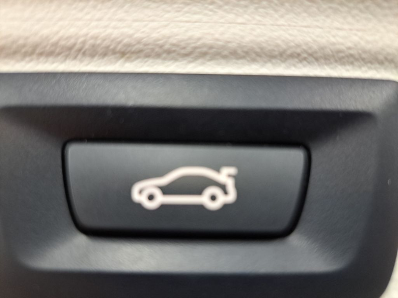 BMW 320 320d Touring xDrive Aut. NAVI SHZ PDC LED — photo 8
