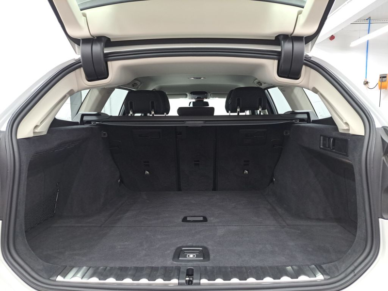 BMW 320 320d Touring xDrive Aut. NAVI SHZ PDC LED — photo 7