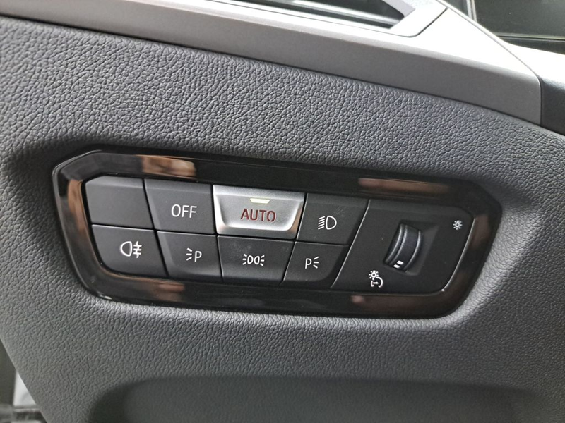 BMW 320 320d Touring xDrive Aut. NAVI SHZ PDC LED — photo 12