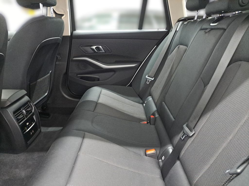 BMW 320 320d Touring xDrive Aut. NAVI SHZ PDC LED — photo 24