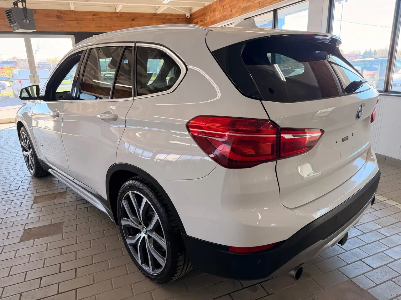 BMW X1 photo BMW X1
