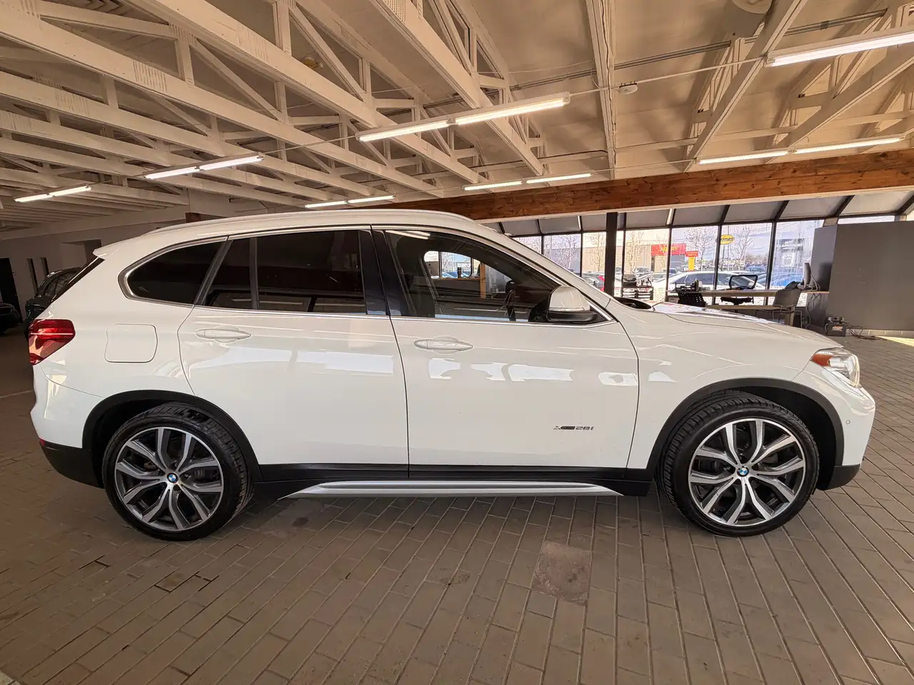 BMW X1 photo BMW X1