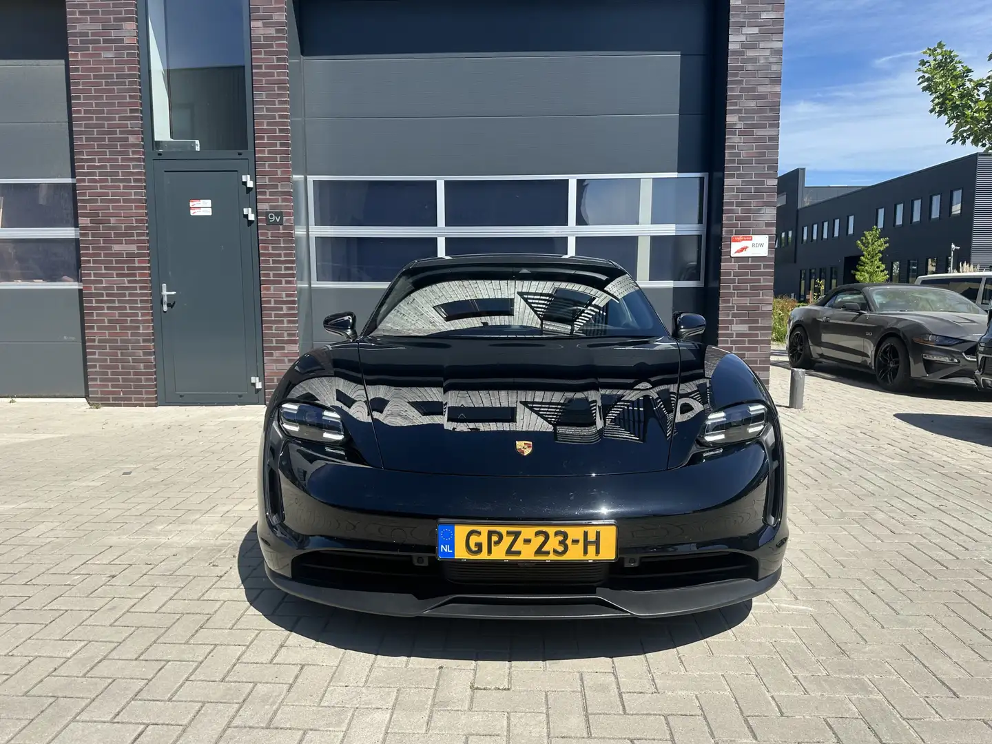 Porsche Taycan Performance 84 kWh Matrix LED|Sport Chrono|360cam| Zwart - 2