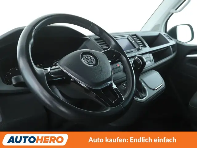 Volkswagen Multivan view 11