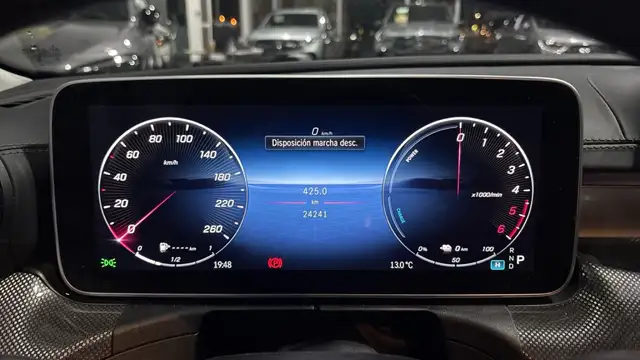 Mercedes-Benz C-Class view 13